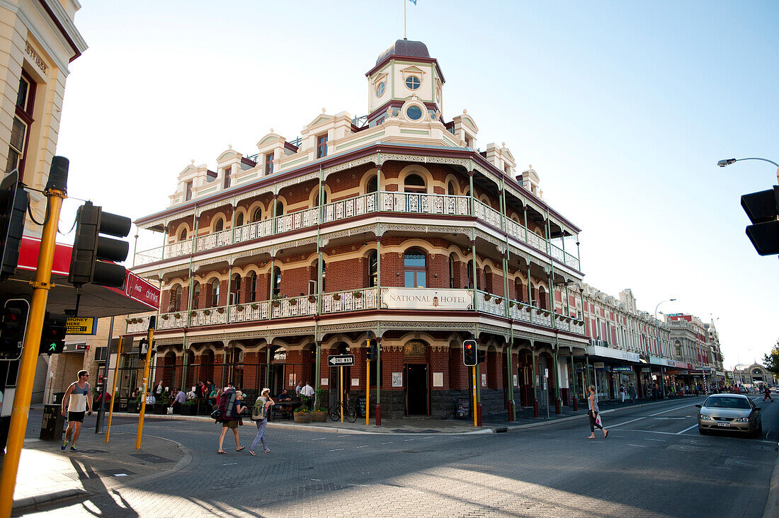 Das National Hotel gehört zu den vielen historischen Gebäuden in Freemantle, Freemantle, Australien
