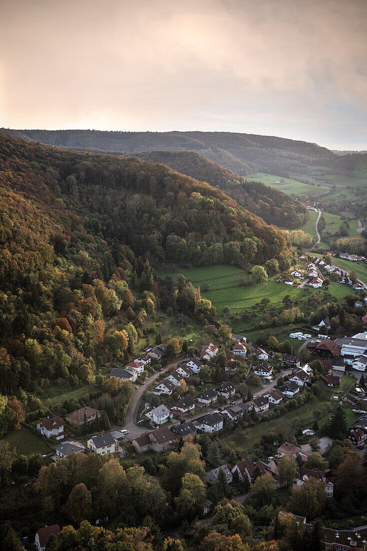 Blick auf Wohnsiedlung am Rosenstein bei Heubach, Aalen, Ostalbkreis, Schwäbische Alb, Baden-Württemberg, Deutschland