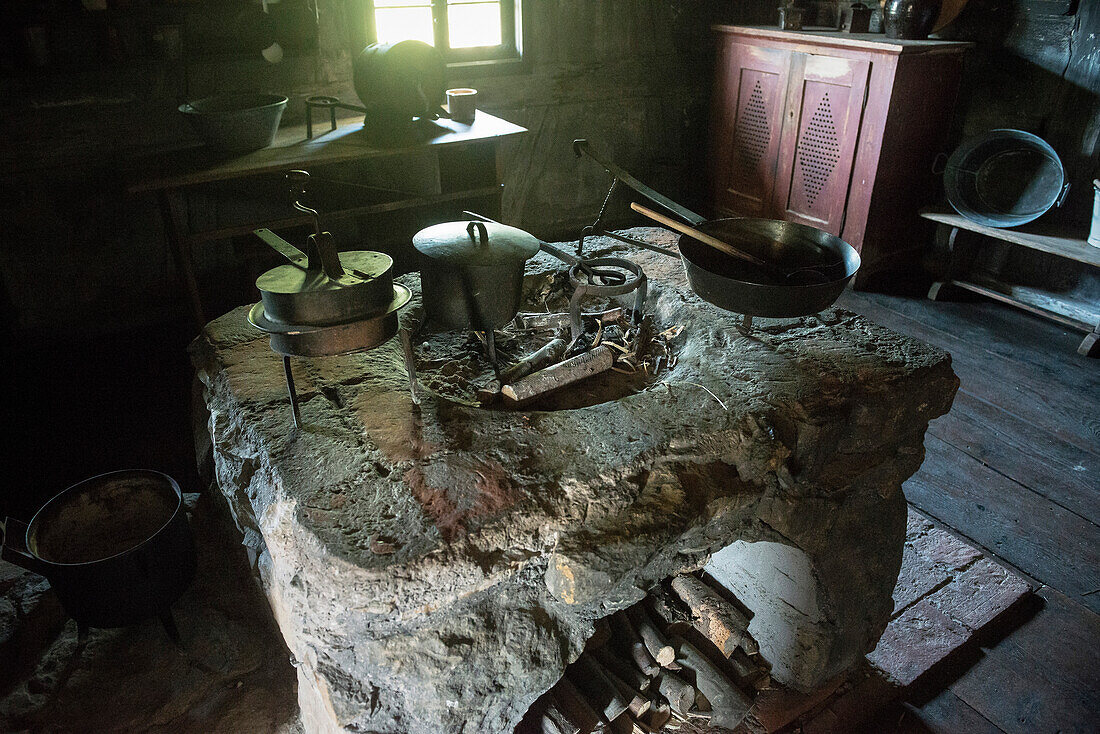 bäuerliche Küchenstube im Freilichtmuseum in Neuhausen ob Eck, Landkreis Tuttlingen, Schwäbische Alb, Baden-Württemberg, Deutschland