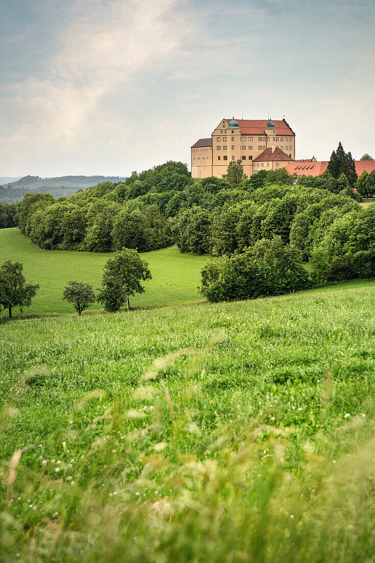 das Schloss Kapfenburg, Lauchheim bei Aalen, Ostalbkreis, Schwäbische Alb, Baden-Württemberg, Deutschland