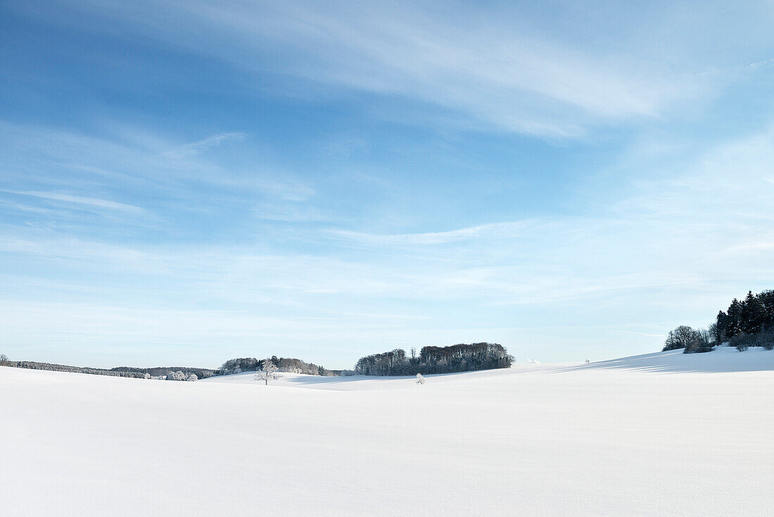 winterliche Alb Hochfläche bei Heroldstatt, Alb-Donau Kreis, Schwäbische Alb, Baden-Württemberg, Deutschland