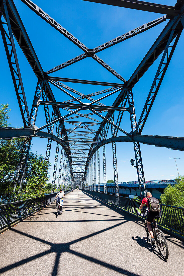 The historical old bridge ''Alte Harburger Elbbruecke'' over the river Suederelbe, Hamburg, Germany