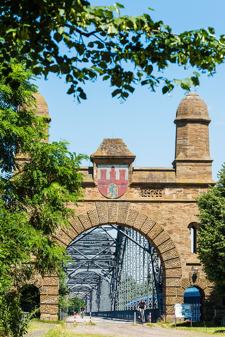 Main entrance of the historical bridge ''Alte Harburger Elbbruecke'' over the Suederelbe, Hamburg, Harburg, Germany