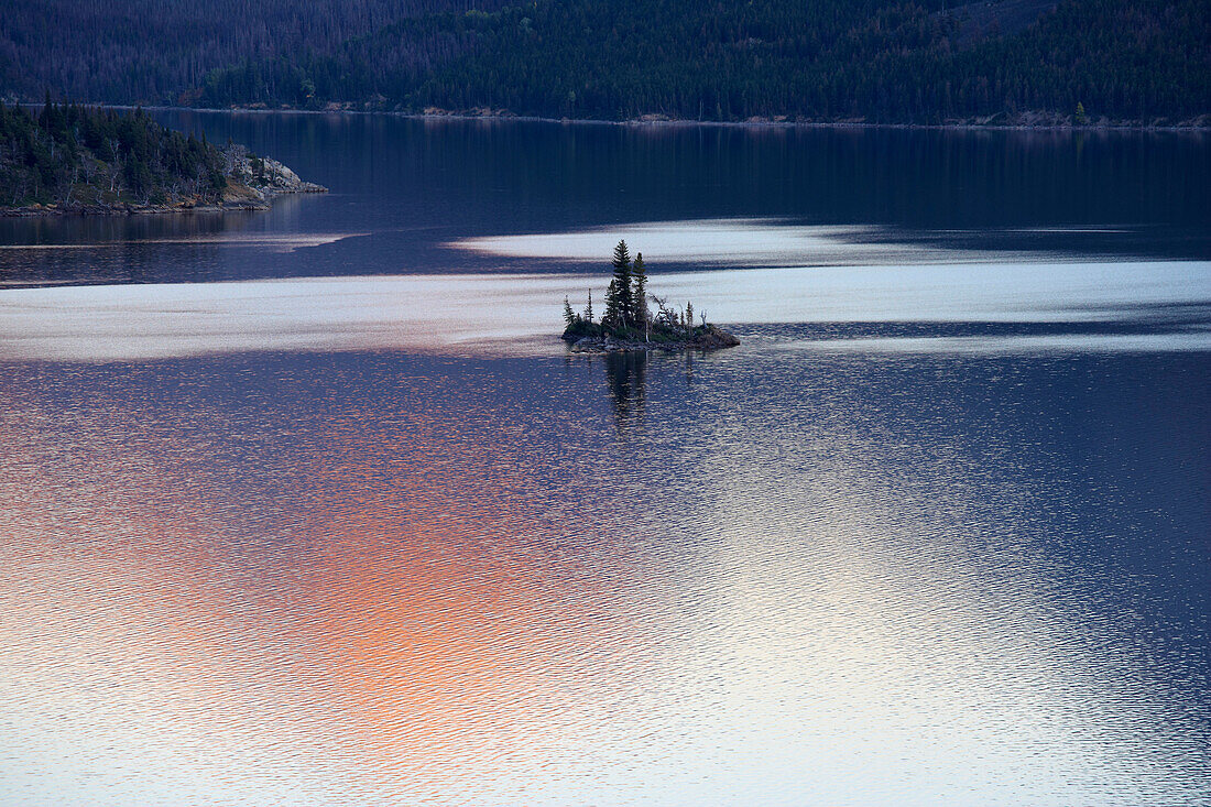 Sonnenuntergang , Wild Goose Island  im Saint Mary Lake , Glacier National Park , Montana , U.S.A. , Amerika