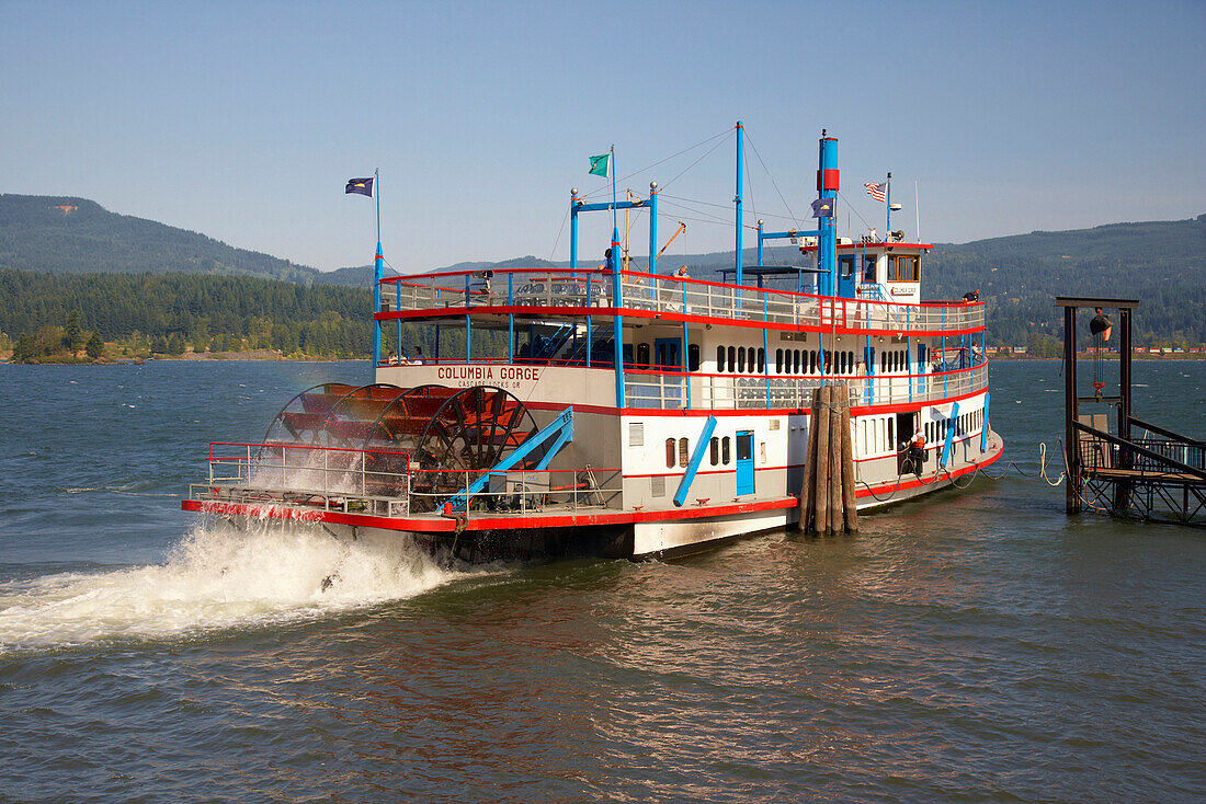 Raddampfer auf die Columbia River Gorge , Cascade Locks , Oregon , U.S.A. , Amerika