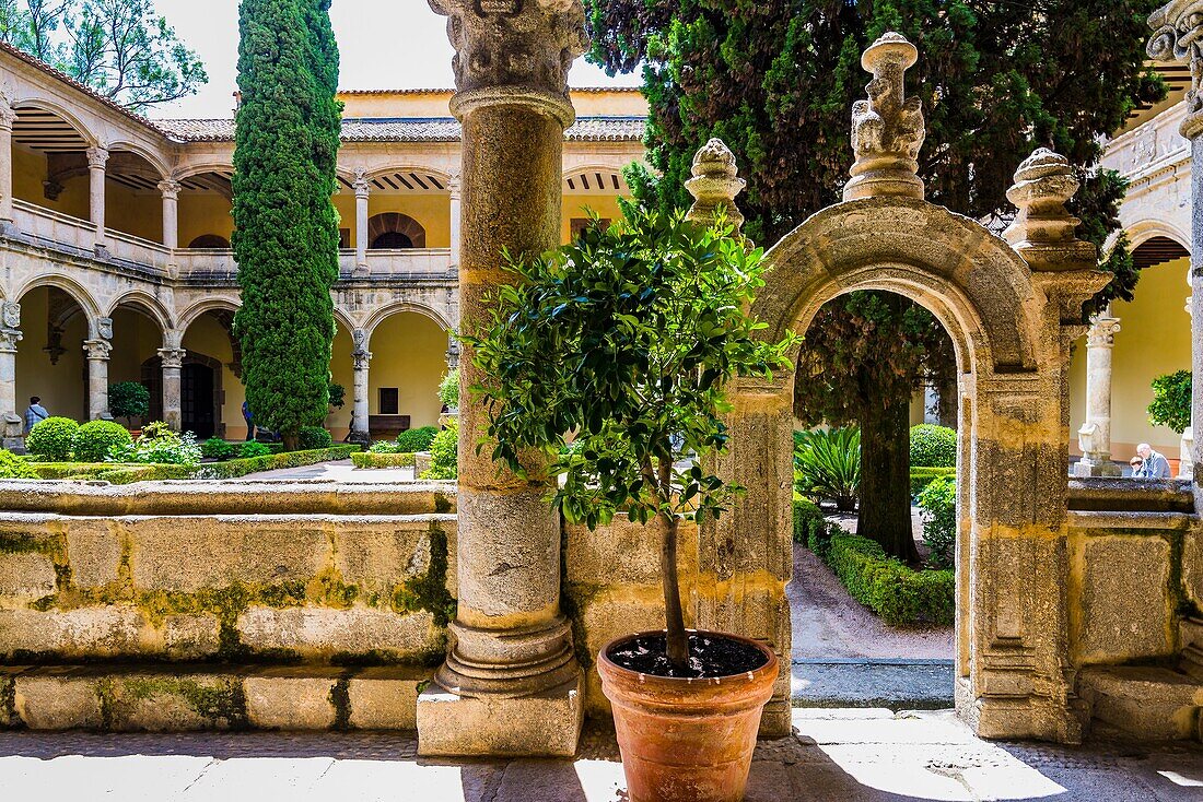Cloister of the Monastery of Yuste, founded by the Hieronymite Order of monks in 1402, in the small village called Cuacos de Yuste, Cáceres, Extremadura, Spain, Europe.