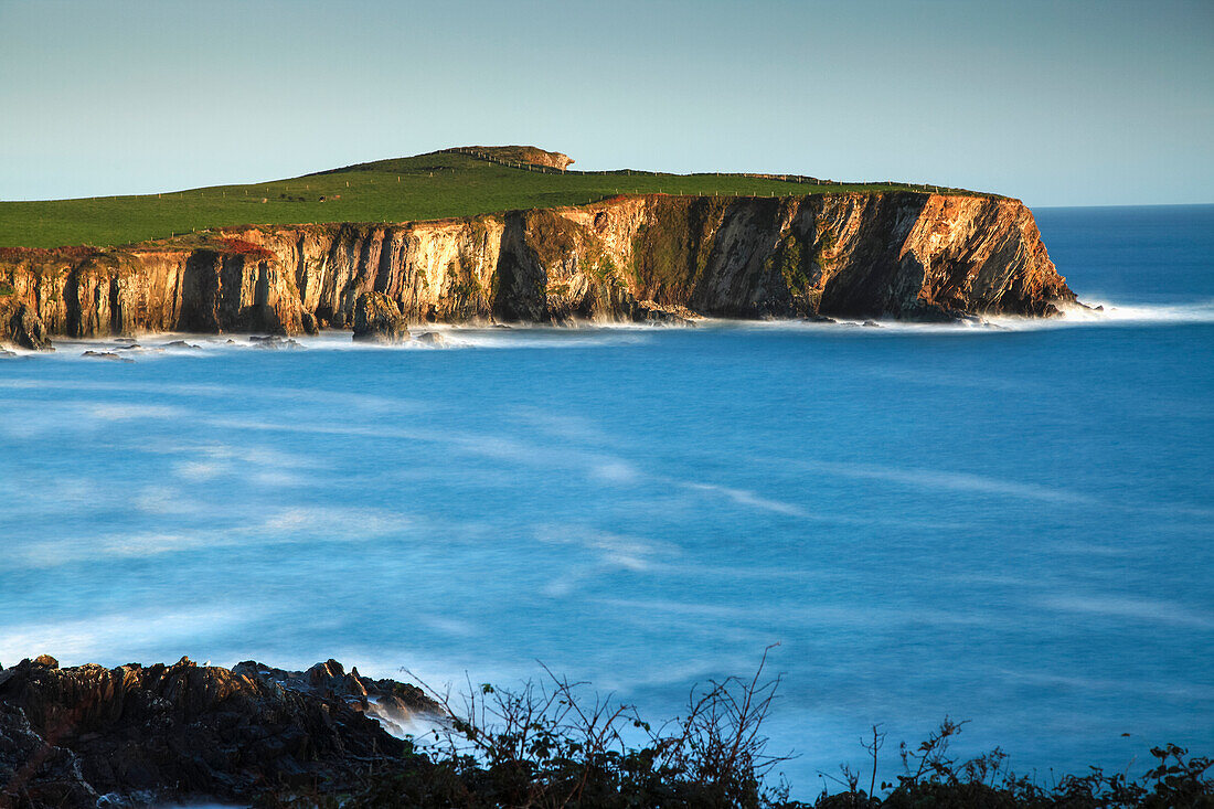 'Coastal cliffs around Toe Head on the Wild Atlantic Way in West Cork; County Cork, Ireland'