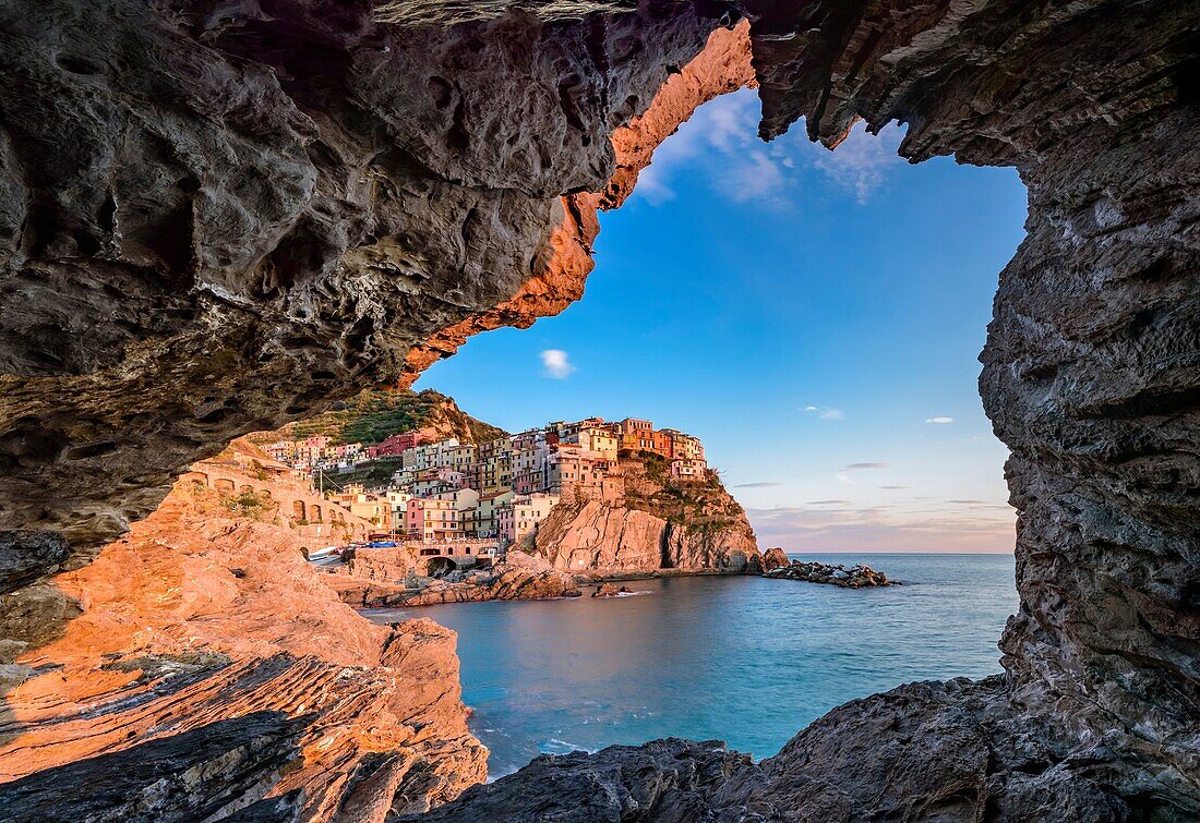 Manarola, Cinque Terre, Liguria, Italy.