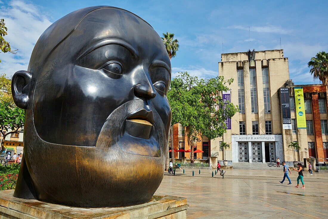 '''''Cabeza'''', 1999, Skulptur von Fernando Botero, Museo de Antioquia, Plaza Fernando Botero, Medellin, Antioquia, Kolumbien, Südamerika'''