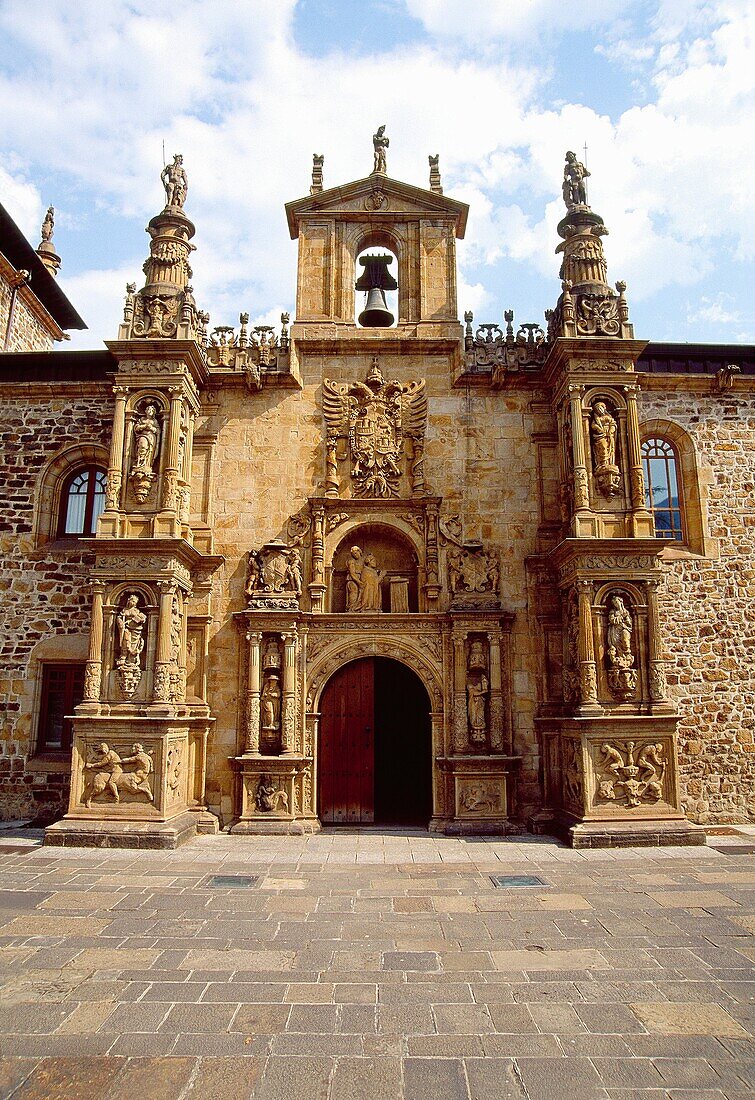 Fassade der Universität Sancti Spiritus. Oñati, Provinz Guipuzcoa, Baskenland, Spanien.