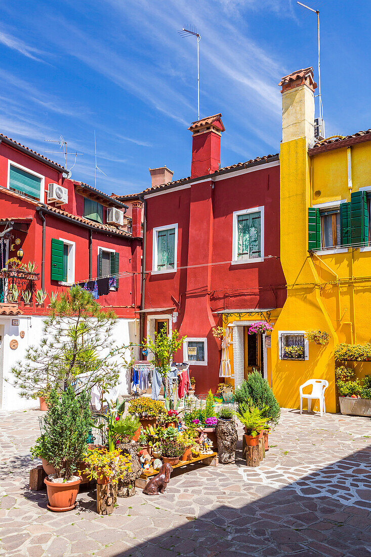 Coloured houses at Calle Daffan, Burano, Veneto, Italy, Europe