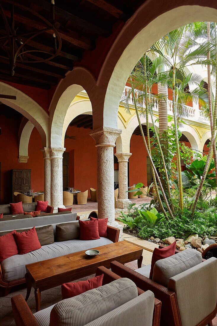 Kreuzgang, Kloster Santa Clara aus dem 17. Jahrhundert, Sofitel Santa Clara Hotel, Cartagena de Indias, Bolivar, Kolumbien, Südamerika