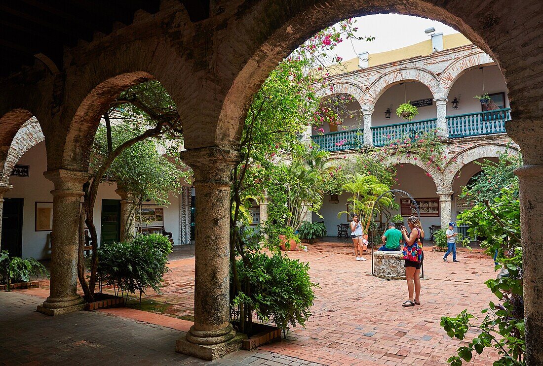 Claustro, Monasterio Santa Cruz de la Popa, Cartagena de Indias, Bolivar, Kolumbien, Südamerika