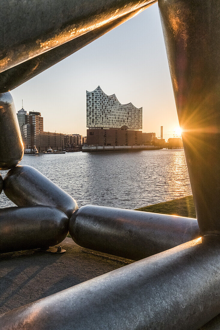 Hamburgs new Elbphilharmonie in the sunrise, modern architecture in Hamburg, Hamburg, north Germany, Germany