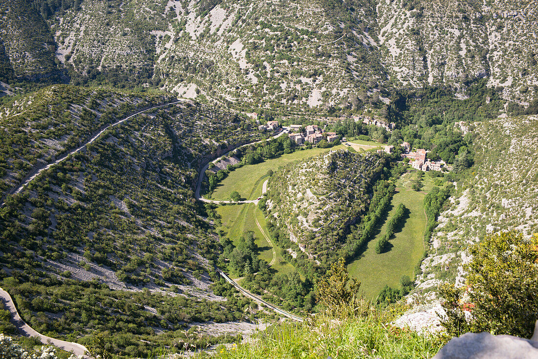 Circular basin,  Cirque de Navacelles,  Saint-Maurice-Navacelles,  Cévennes,  Hérault,  Languedoc Roussillon,  France