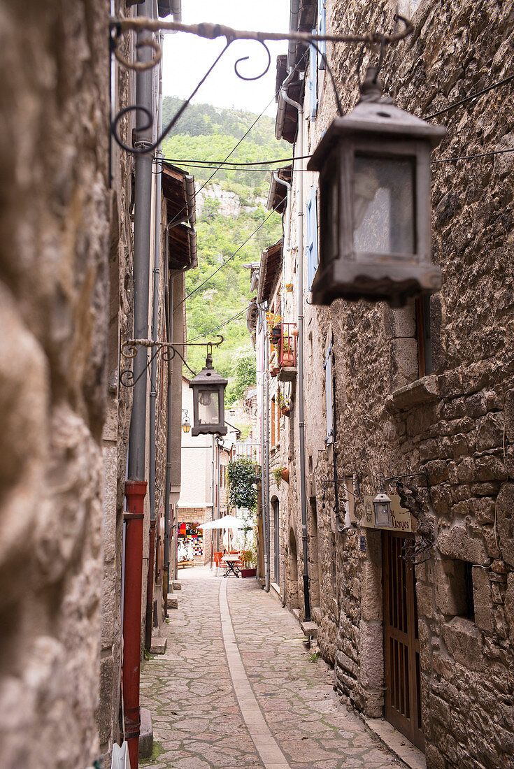 Gasse in Sainte-Enimie,  Gorges du Tarn,  schönste Dörfer Frankreichs,  Lozère,  Occitanie,  Frankreich