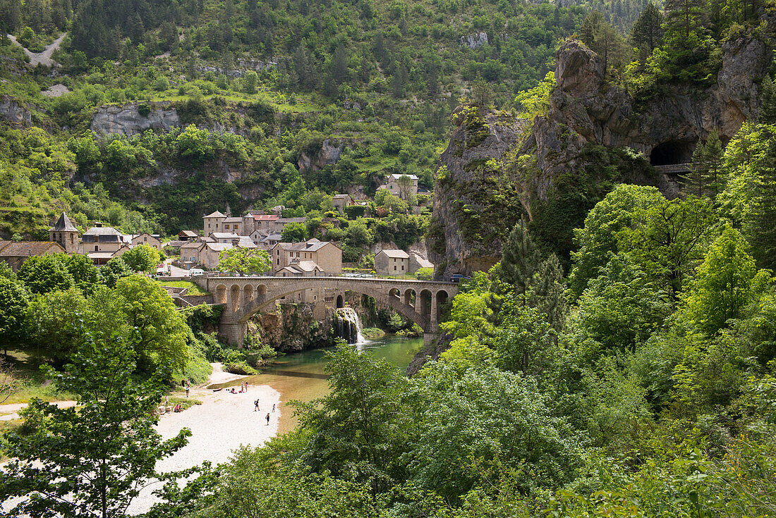 Blick auf Saint Chély sur Tarn,  Gorges du Tarn,  Lozère,  Occitanie,  Frankreich