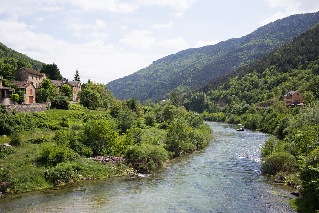 Landschaft zum Schluchtende,  Gorges du Tarn,  Lozère,  Occitanie,  Frankreich
