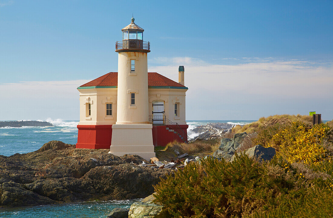 Historic Coquille River Lighthouse , Bullards Beach State Park near Bandon , Oregon , USA