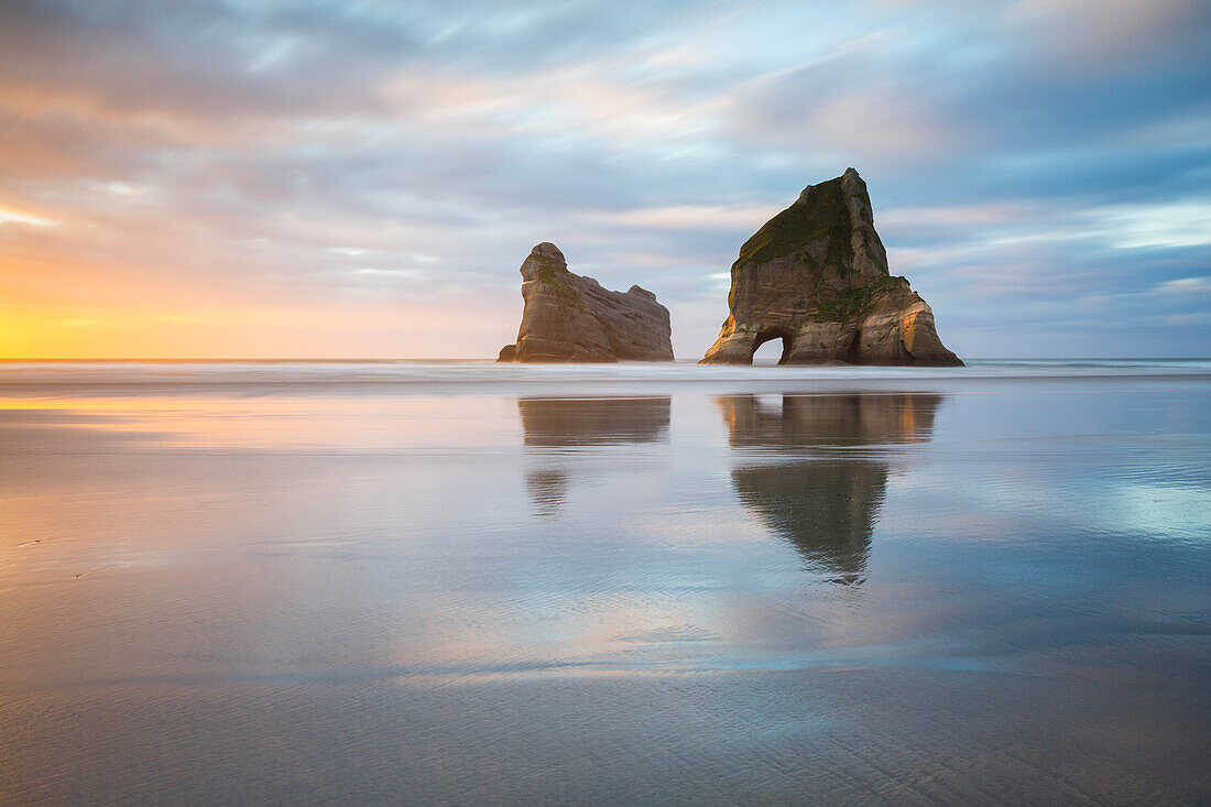 New Zealand, wharariki beach, reflection