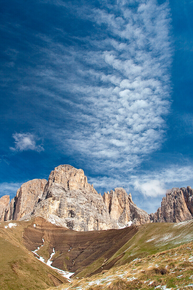 The Langkofel Group is a massif in the western Dolomites. It separates Gr?â?Âden (to the north) and the Fassa valley (to the south), as well as the Sella massif (to the east) and the Rosengarten (to the west). Northwest of the Langkofel is the Seiser Alm.