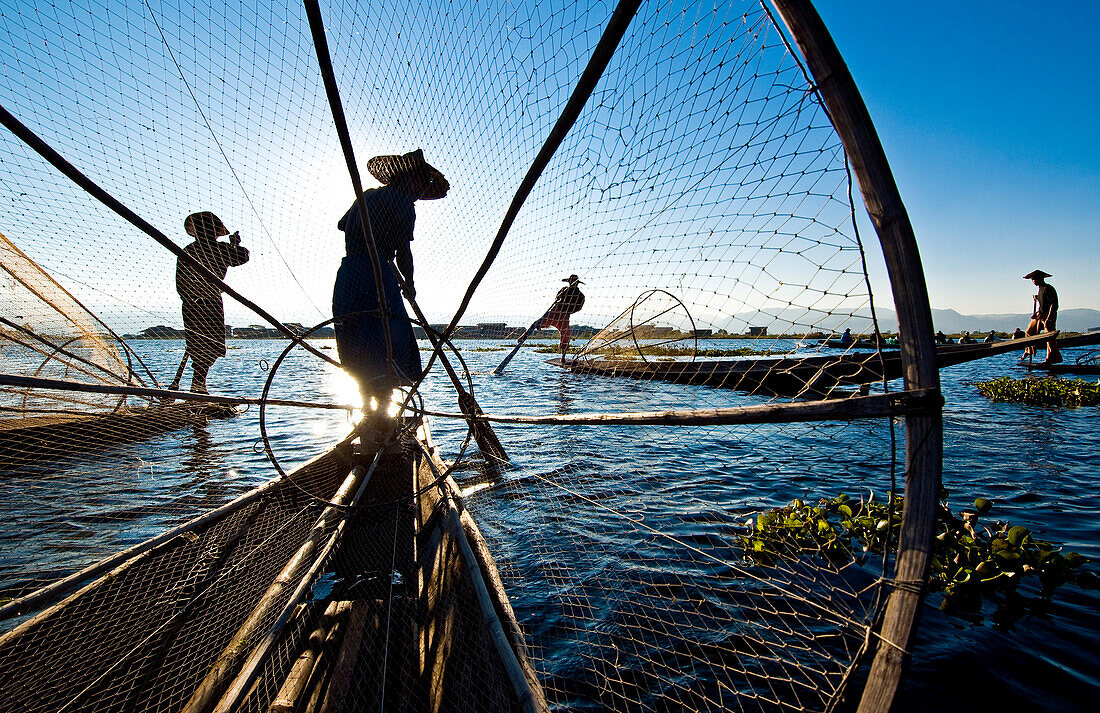 Myanmar (Burma), Shan State, Inle Lake, fishermen Intha