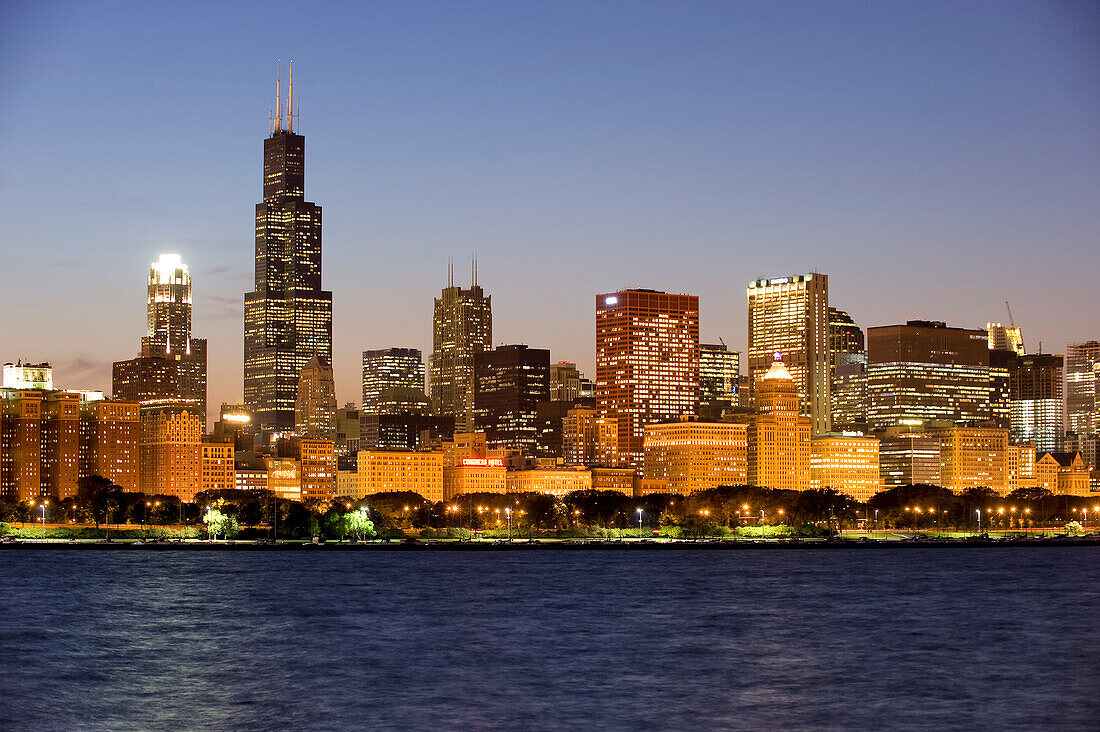 United States, Illinois, Chicago, the Chicago Skyline on the Michigan lake