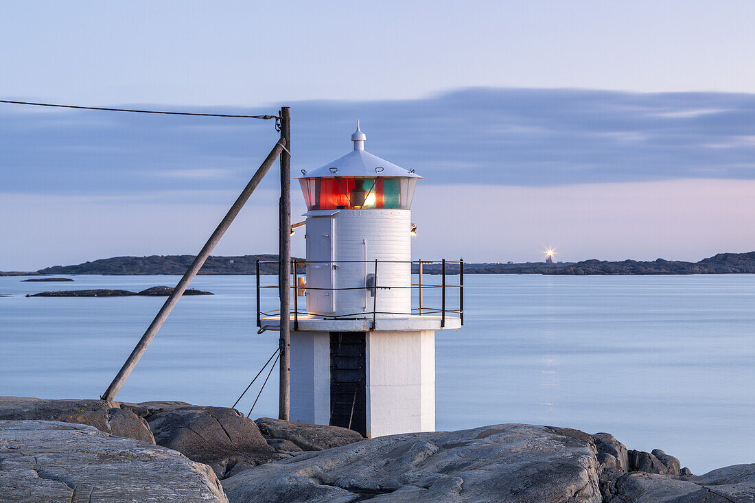 Leuchtturm Hönö Klåva auf Insel Hönö, Bohuslän, Västra Götalands Län, Schärengarten Göteborg, Südschweden, Schweden, Nordeuropa, Europa