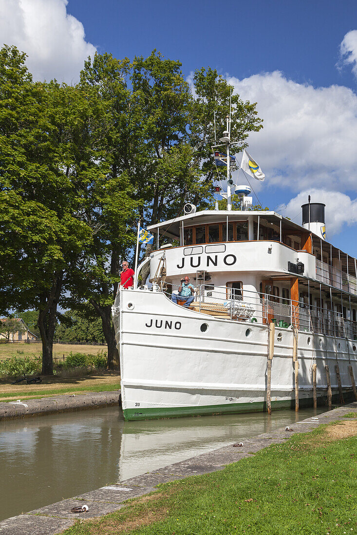 Historisches Dampfschiff Juno auf dem Göta-Kanal, Berg, bei Linköping, Östergötland, Südschweden, Schweden, Skandinavien, Nordeuropa, Europa