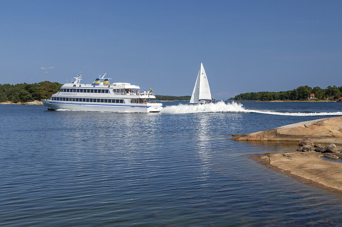 Ferry near the island of Finnhamn, Stockholm archipelago, Uppland, Stockholms land, South Sweden, Sweden, Scandinavia, Northern Europe