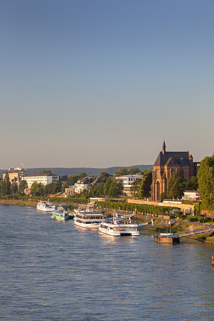 Blick über den Rhein in Bonn nach Norden, Nordrhein-Westfalen, Deutschland