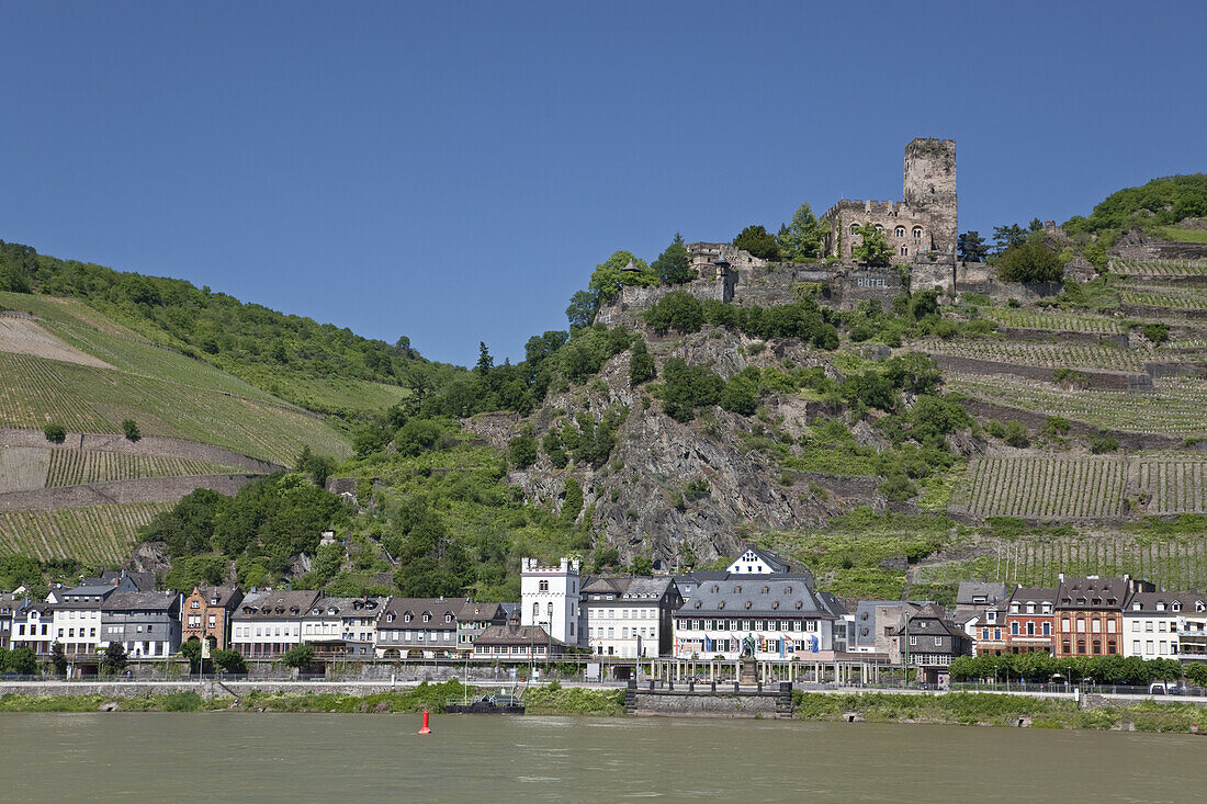 Blick über den Rhein auf Kaub und Burg Gutenfels, Oberes Mittelrheintal, Rheinland-Pfalz, Deutschland, Europa