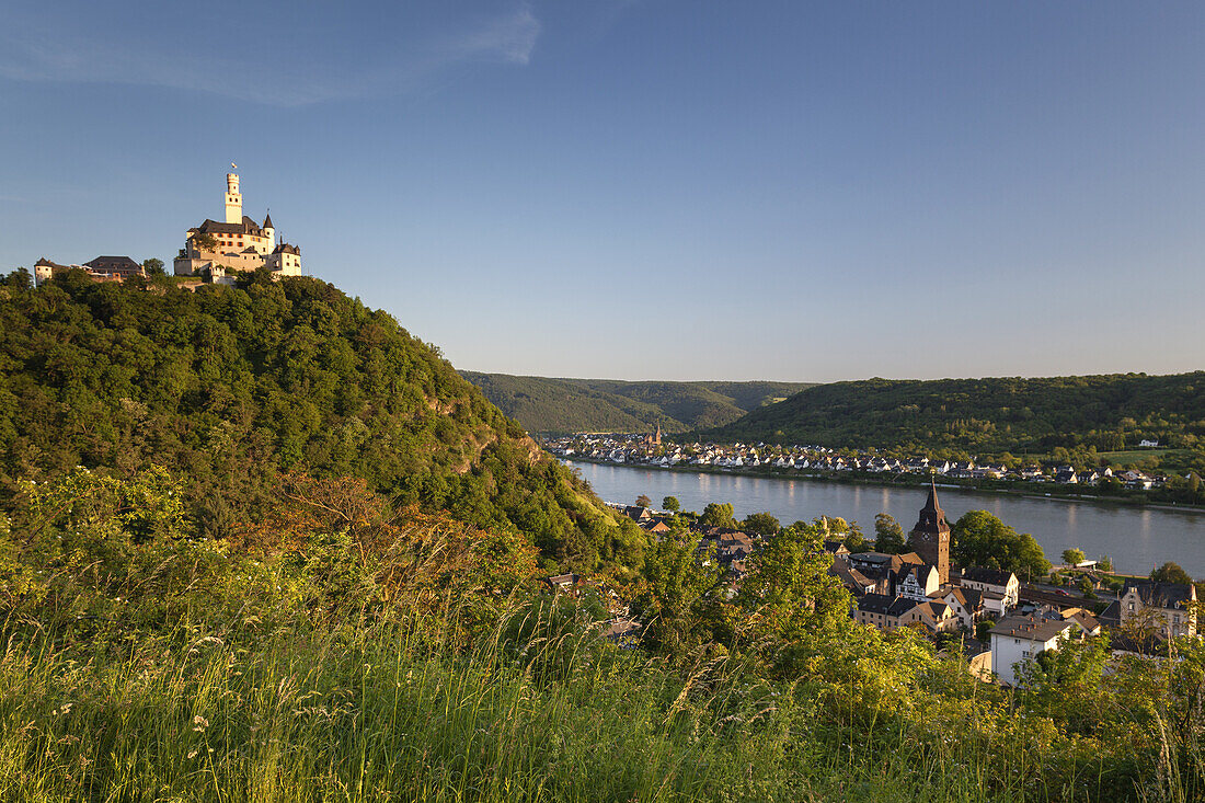 Marksburg Castle above Braubach by the Rhine, on the other side the village Spay, Upper Middle Rhine Valley, Rheinland-Palatinate, Germany, Europe