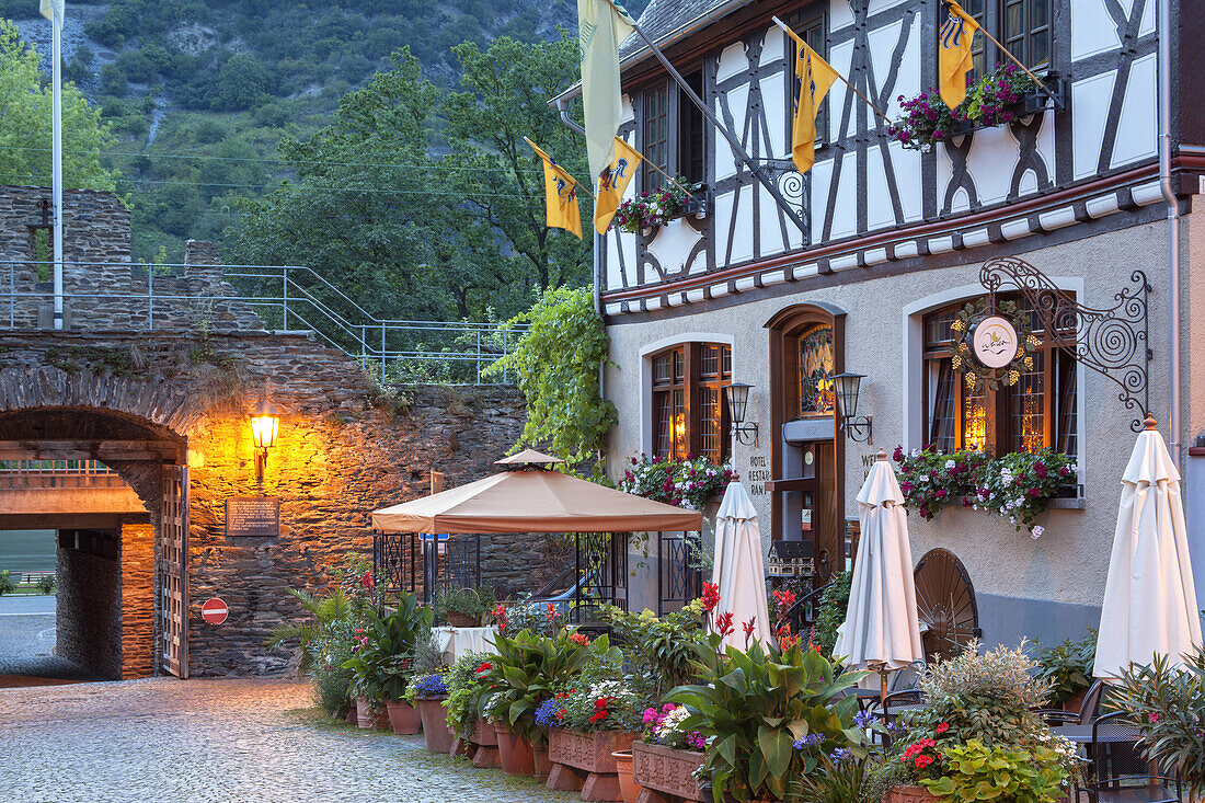 Weinhaus Weiler am Marktplatz in Oberwesel am Rhein,  Oberes Mittelrheintal, Rheinland-Pfalz, Deutschland, Europa