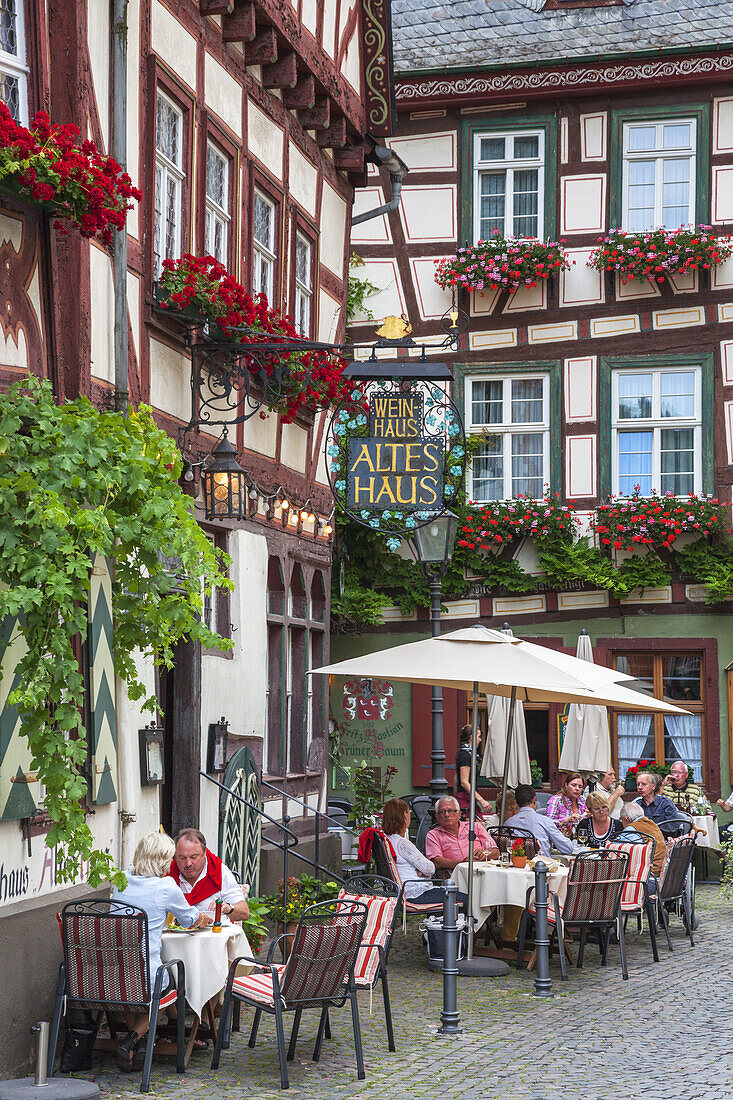 Restaurant Old House in the old town of Bacharach by the Rhine, Upper Middle Rhine Valley, Rheinland-Palatinate, Germany, Europe