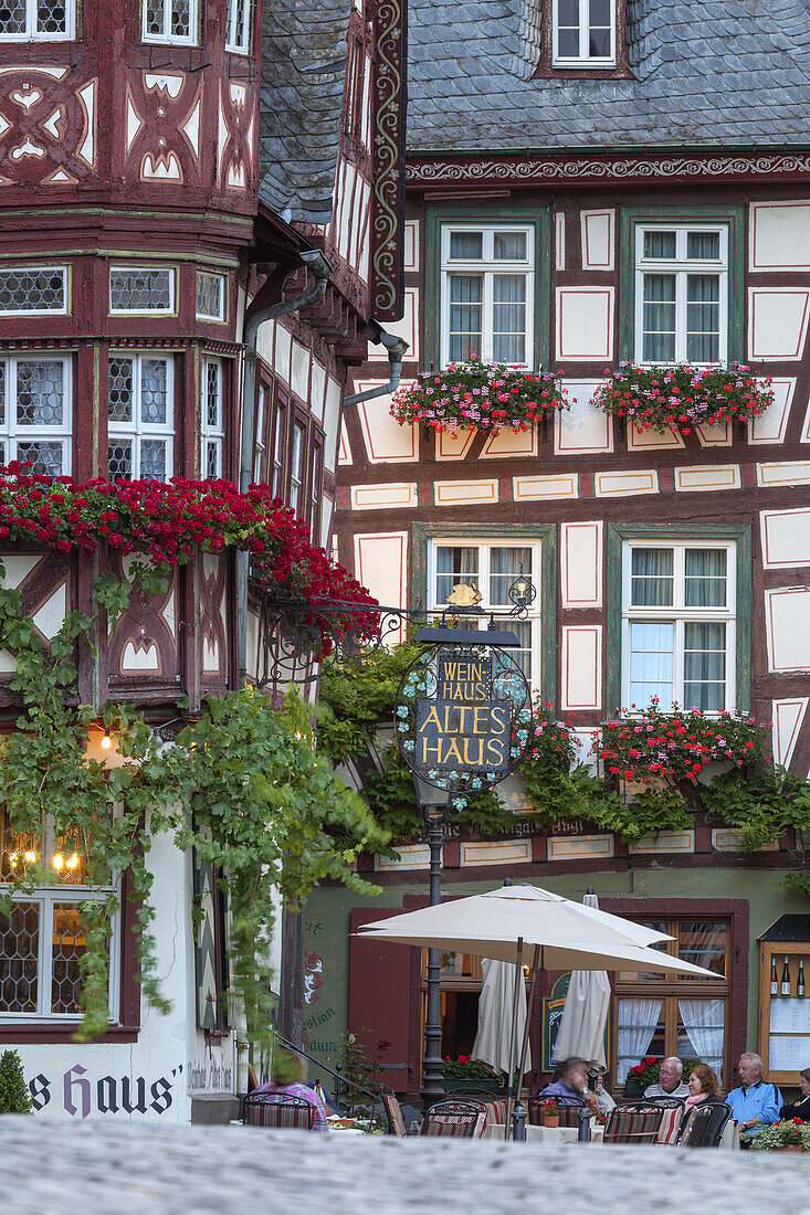 Restaurant Old House in the old town of Bacharach by the Rhine, Upper Middle Rhine Valley, Rheinland-Palatinate, Germany, Europe