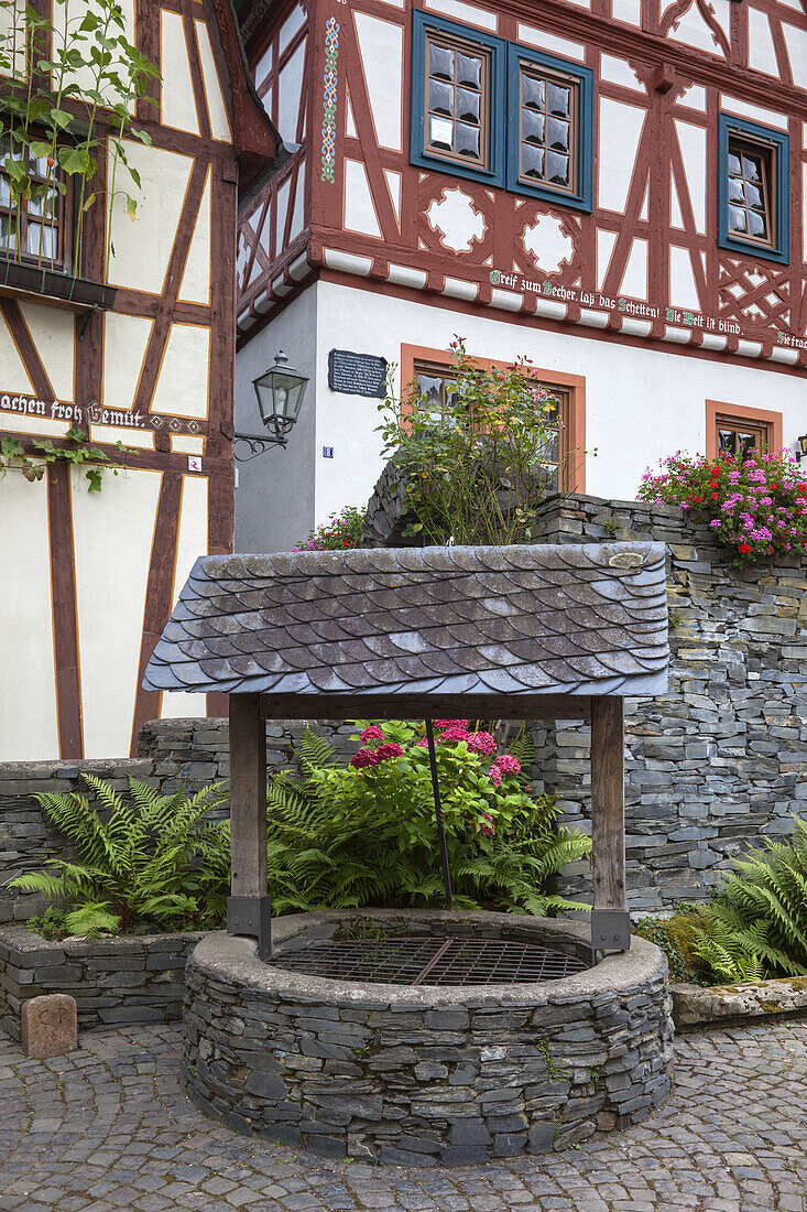 Well in the old town of Bacharach by the Rhine, Upper Middle Rhine Valley, Rheinland-Palatinate, Germany, Europe