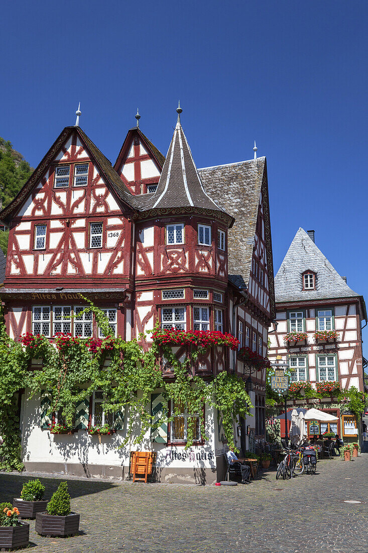 Wine taverne Old House in the old town of Bacharach by the Rhine, Upper Middle Rhine Valley, Rheinland-Palatinate, Germany, Europe