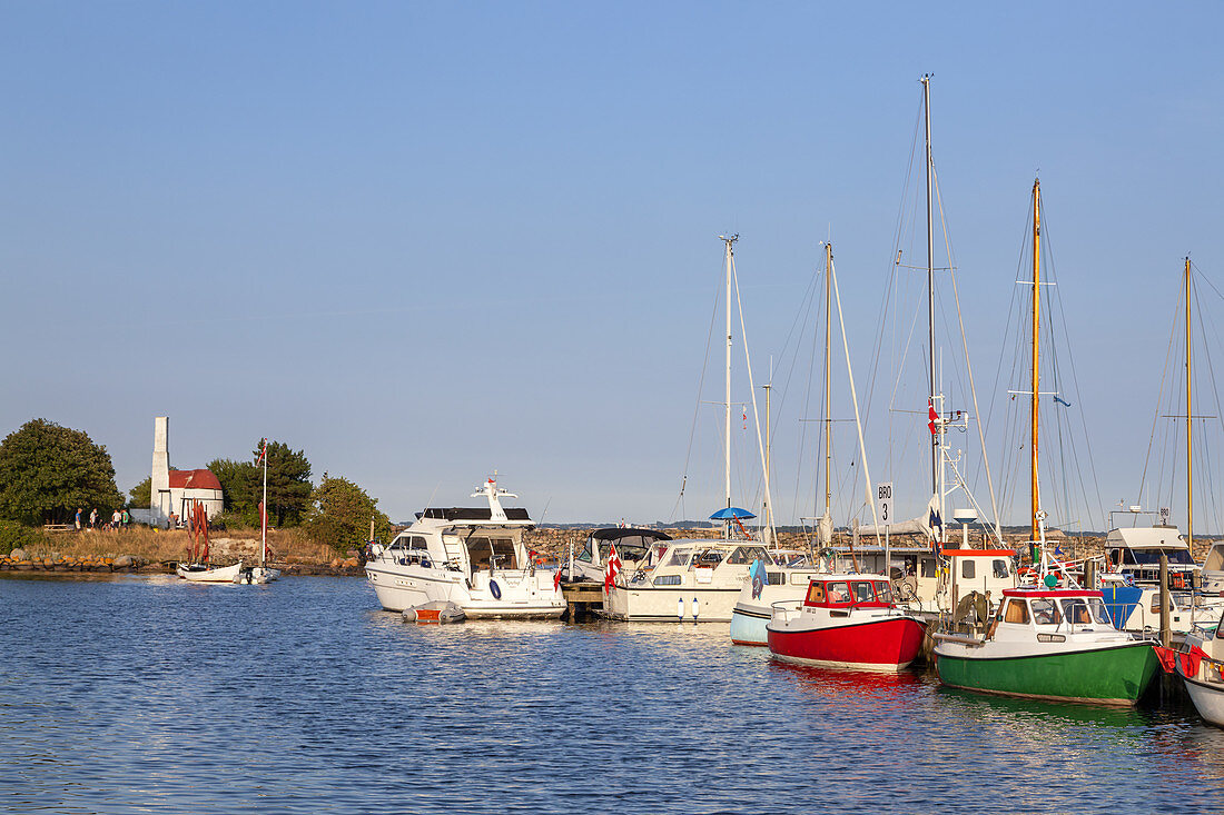 Boote im Hafen von Marstal, Insel Ærø, Schärengarten von Fünen, Dänische Südsee, Süddänemark, Dänemark, Nordeuropa, Europa