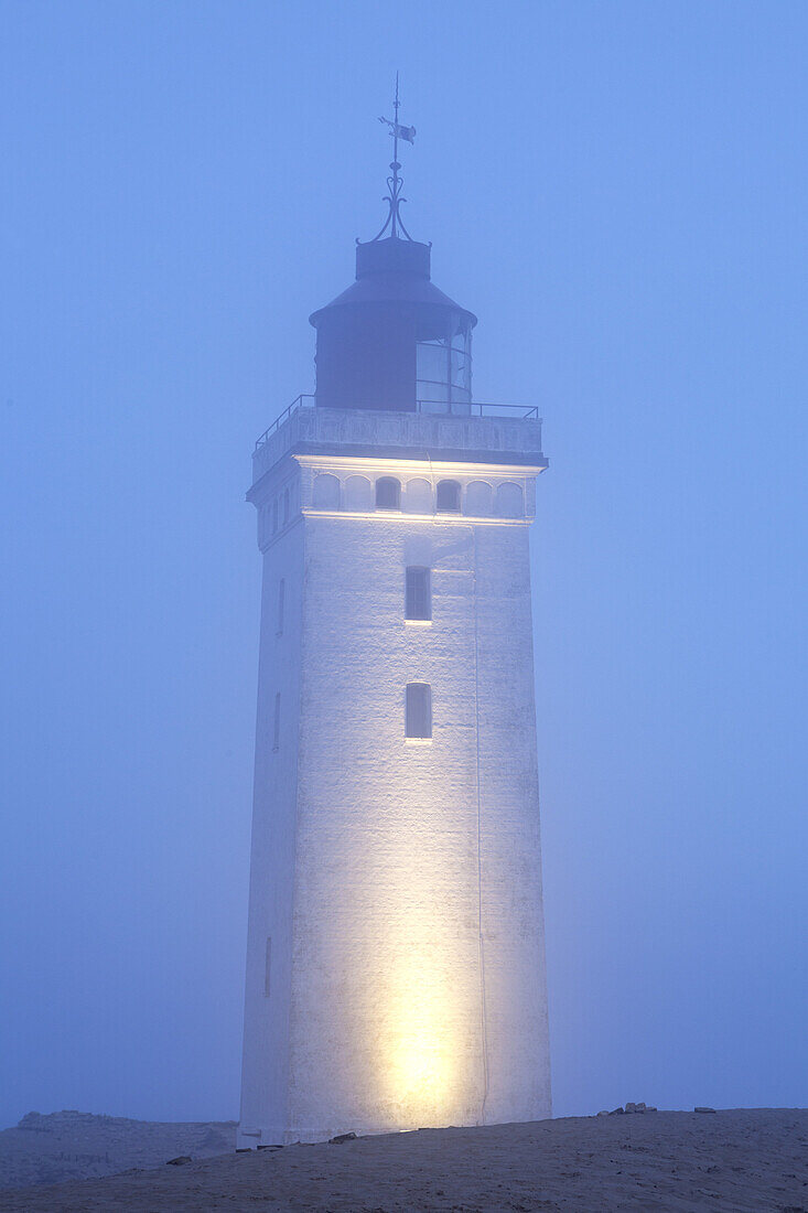 Lighthouse Rubjerg Knude in the dunes of Rubjerg Knude between Lønstrup and Løkke, Northern Jutland, Jutland, Cimbrian Peninsula, Scandinavia, Denmark, Northern Europe