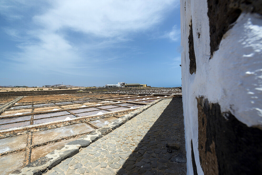 Salinen El Carmen bei Caleta de Fuste im Ort Las Salinas. Fuerteventura, Kanarische Inseln, Spanien