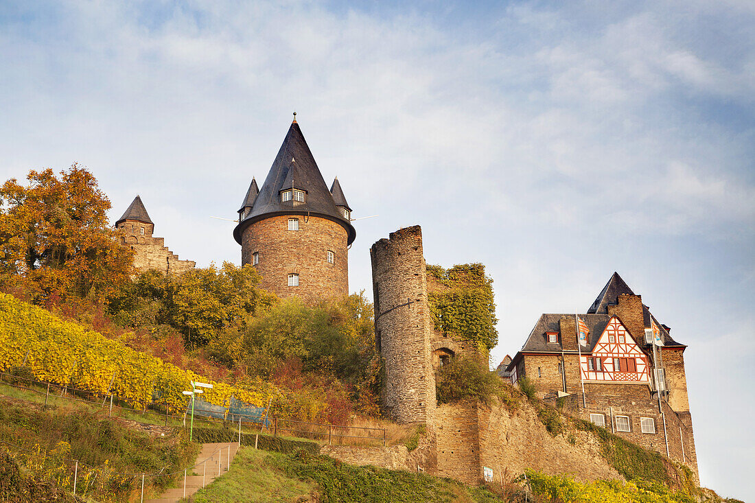 Burg Stahleck castle above Bacharach by the Rhine, Upper Middle Rhine Valley, Rheinland-Palatinate, Germany, Europe