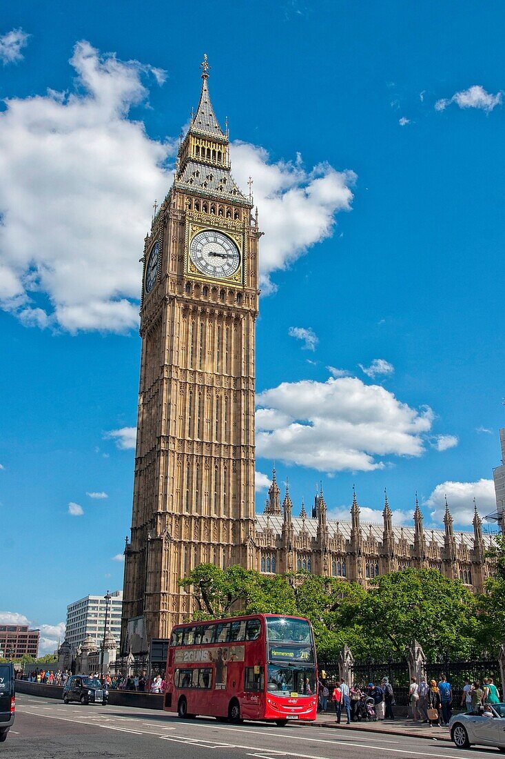 Big Ben and House of Parlament at Westminster Bridge London, Great Britain.