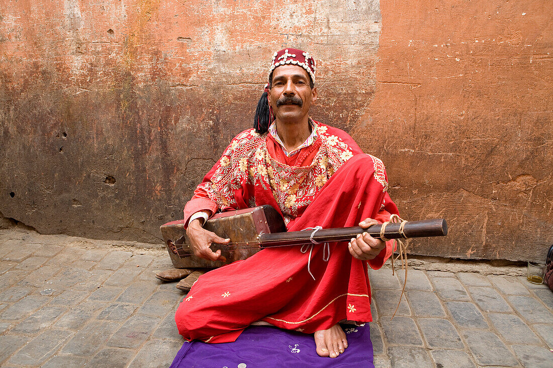Morocco, Haut Atlas, Marrakesh, Imperial city, Medina listed as World Heritage by UNESCO, gnaoua musician in the Mellah district