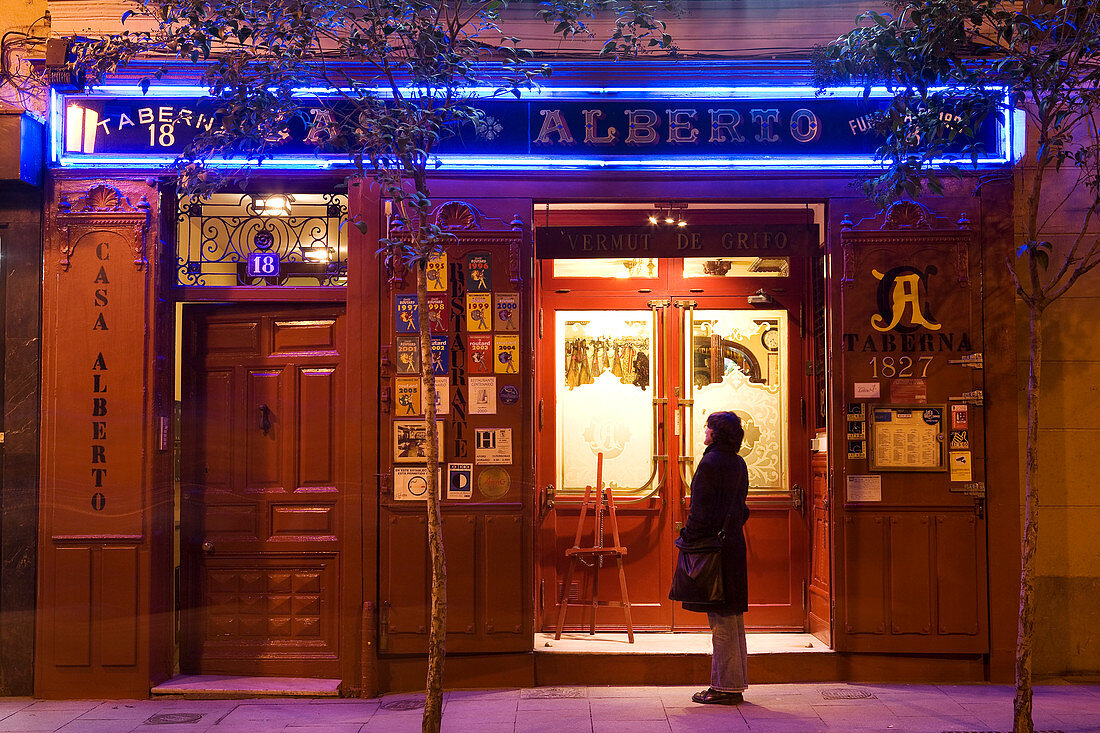 Spain, Madrid, Tapas bar, Casa alberto