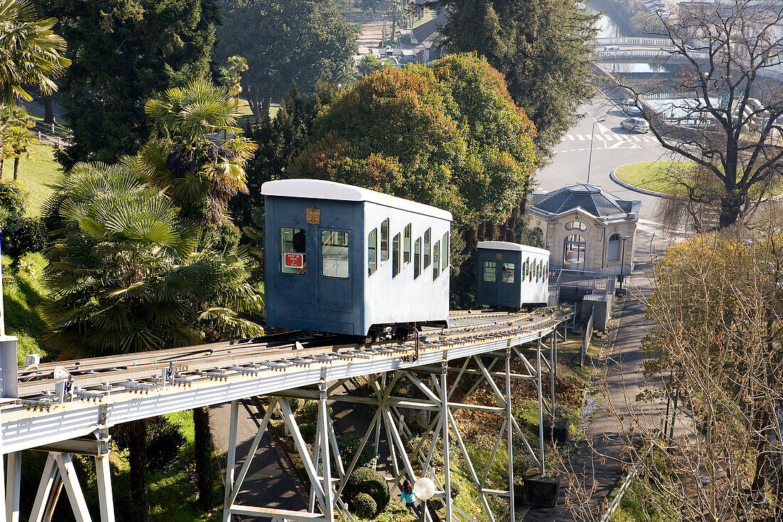 France, Pyrenees Atlantiques, Pau, the funicular, linking Boulevard des Pyrenees to the train station