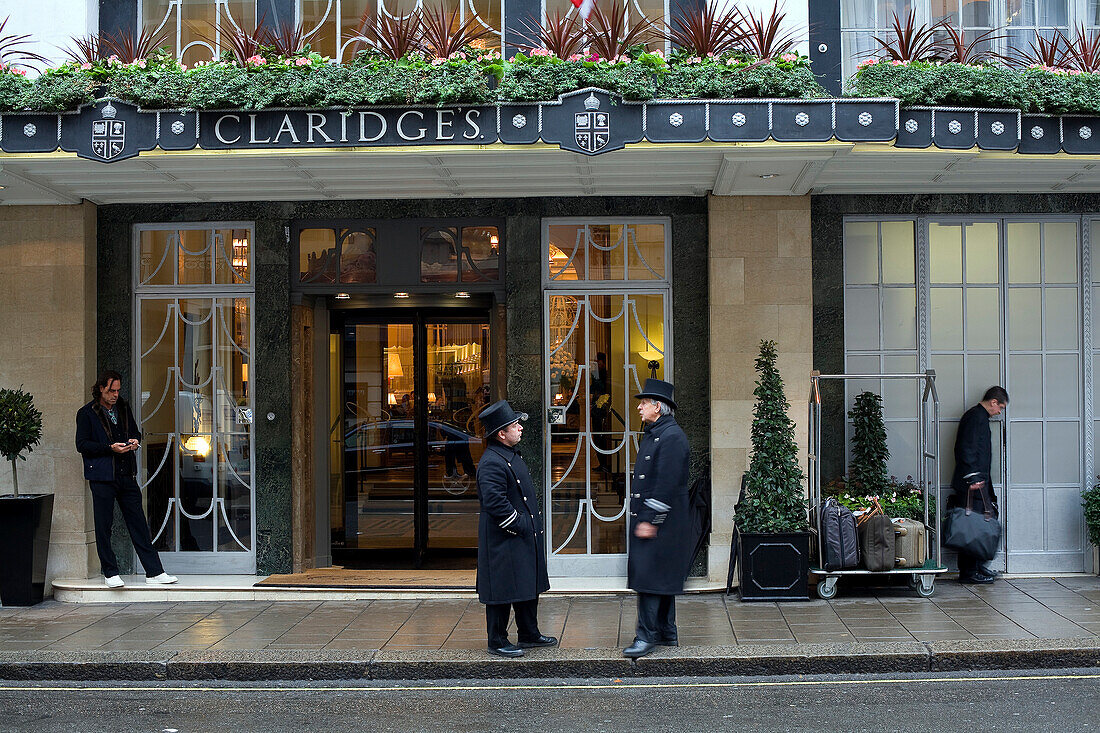 United Kingdom, London, Mayfair, Claridge's Hotel, entrance