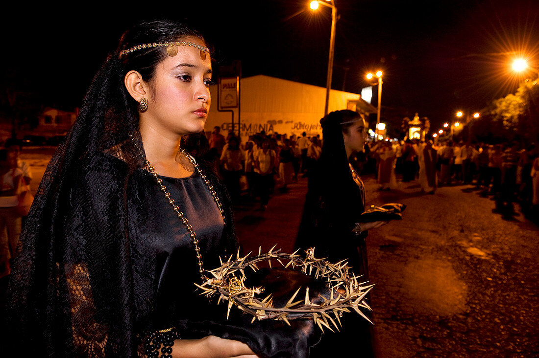 Costa Rica, Guanacaste Province, Liberia, celebration of the Holy Week, girl carrying the Christ's crown of thorns