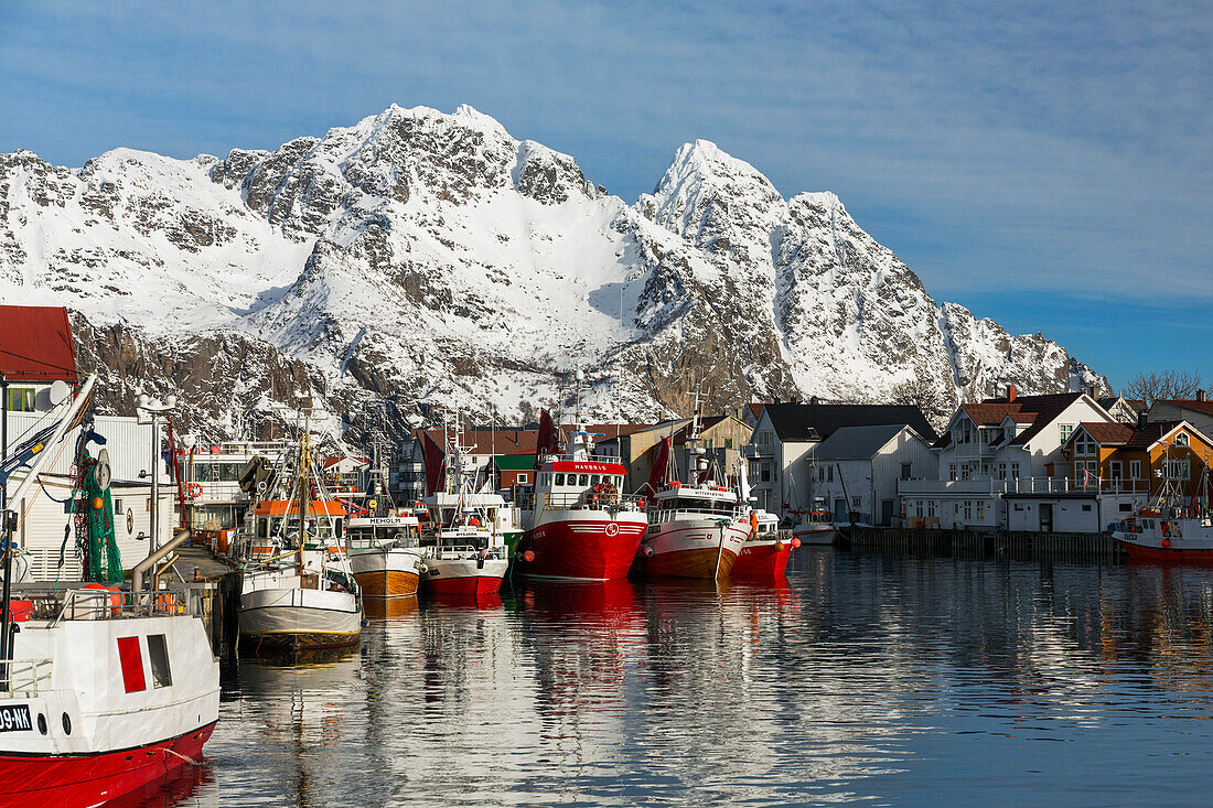fishing village Henningsvaer, harbour, Vagakallen montain, Austvagoya, Lofoten Islands, Norway, Skandinavia, Europe