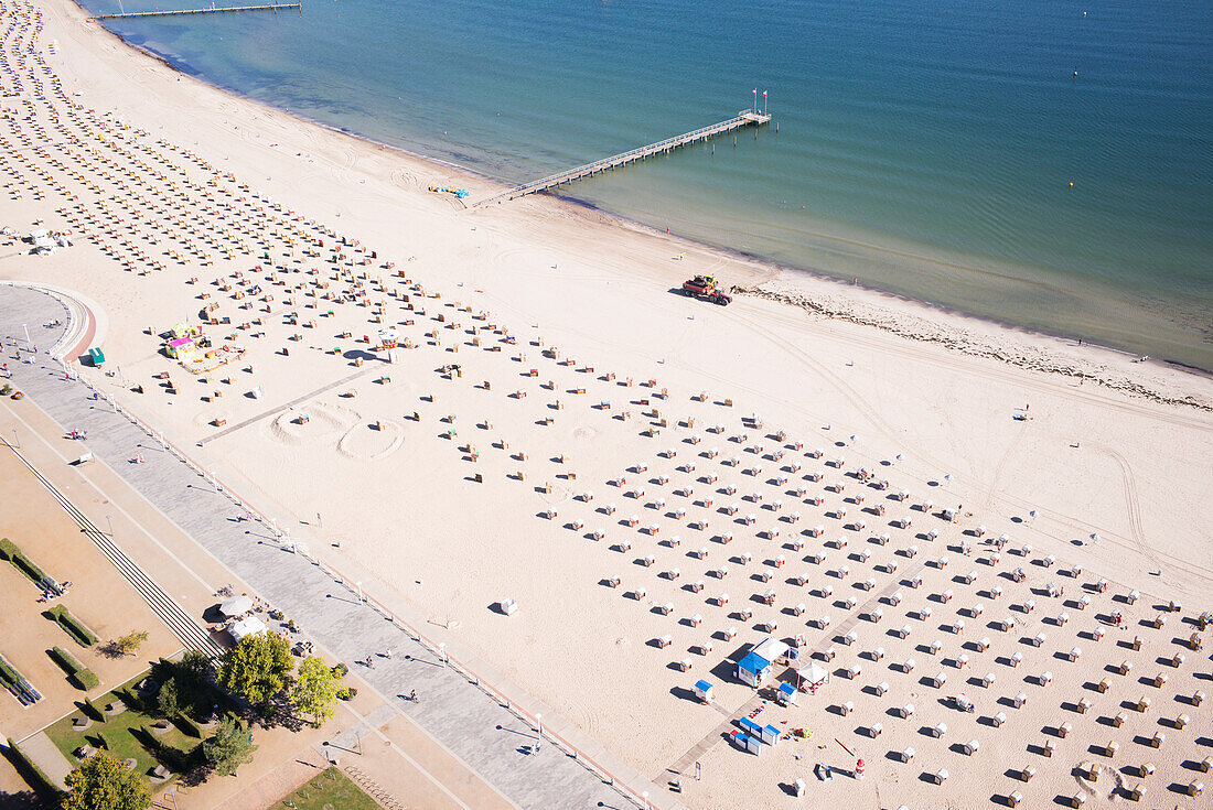 Blick auf den Travemünder Strand, Travemünde, Travemünde Strand, Lübecker Bucht, Ostsee, Schleswig Holstein, Deutschland